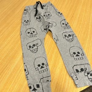 Nununu light baggy pants, size 10/11. Gentle used condition.